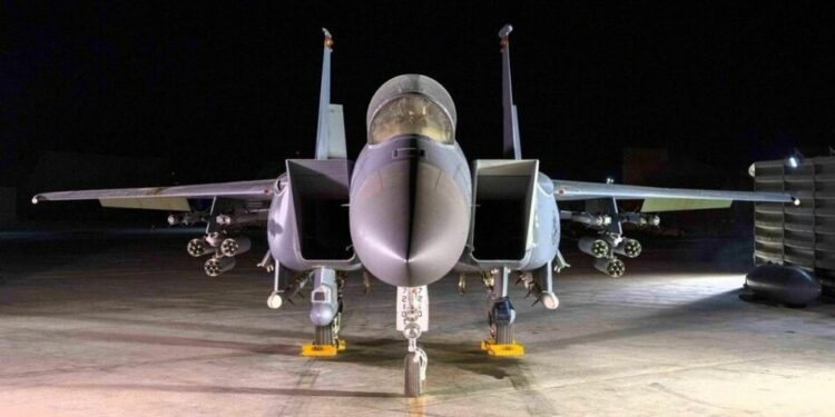 Зниклого американського пілота після збиття F-15E в Ірані врятували спецпризначенці командос  – Axios