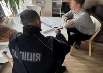 Вкрали понад 4 млн гривень через фейкове ПЗ – в Україні затримали групу шахраїв