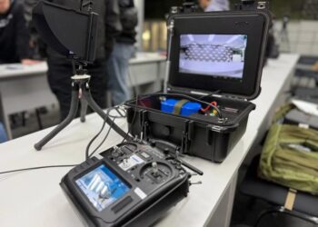 Україна вперше запроваджує універсальну наземну станцію для оптоволоконних дронів у війську – Федоров