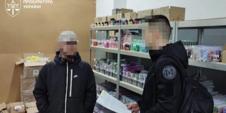 В Україні ліквідована схема обігу нелегальних вейпів на десятки мільйонів гривень