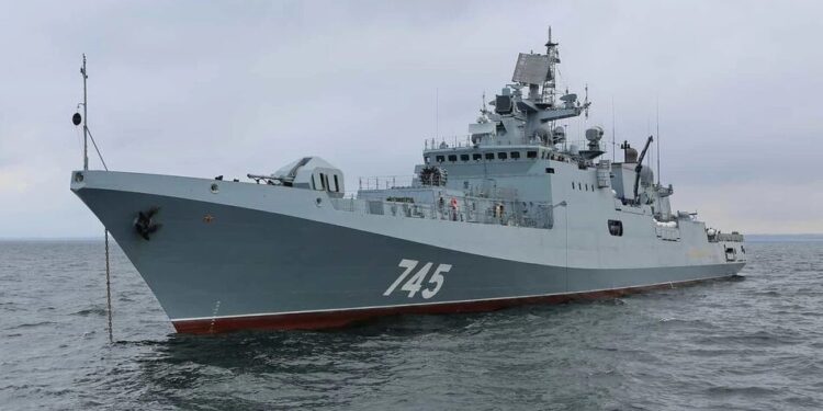 рф відправила фрегат ВМФ конвоювати санкційні танкери – у кремлі кажуть про "піратство"