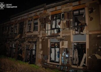 Діти є серед 11 постраждалих від удару рф по Одесі, зачепило припортову територію