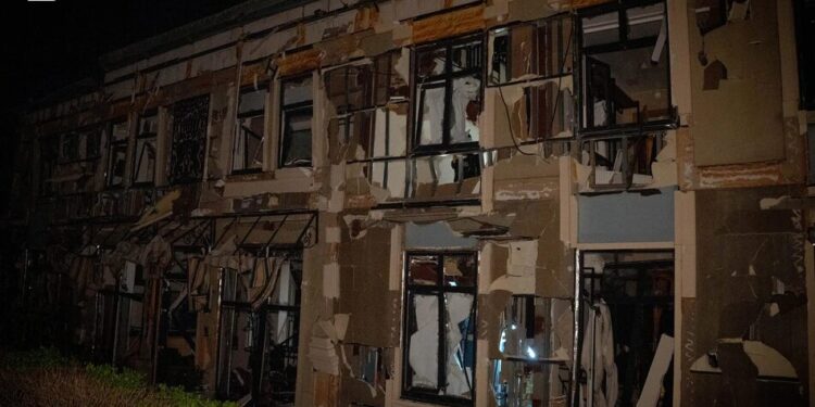 Діти є серед 11 постраждалих від удару рф по Одесі, зачепило припортову територію