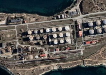 Після нічних атак горять нафтобази у краснодарському краї та біля Севастополя