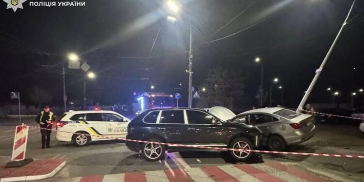Водій Porsche напідпитку влаштував потрійну ДТП у Києві, є постраждалі – поліція
