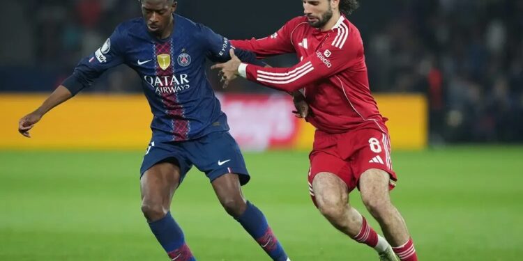 "Барселона" вдома програла "Атлетико", "ПСЖ" переміг "Ліверпуль" у перших матчах 1/4 Ліги чемпіонів