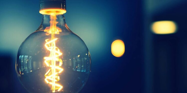 В Укренерго скасували графіки відключення світла на 17 квітня