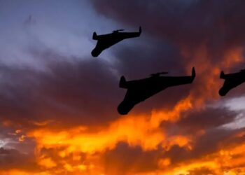 Ворог під ранок атакував Харків "шахедами": спалахнула пожежа, загорілися кілька авто