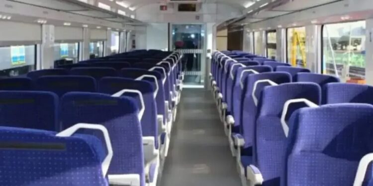 Графік київської кільцевої електрички зміниться з 13 квітня: які рейси скасують