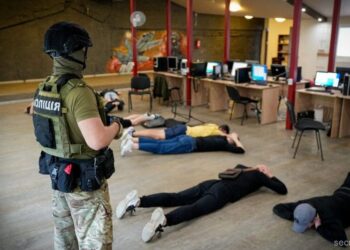 Хто "кришує" шахрайські офіси та як працює система прикриття