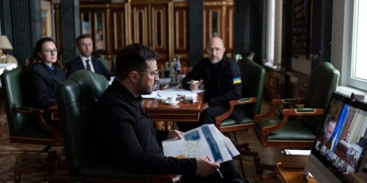 Зеленський провів енергетичний селектор із регіонами та доручив вже готувати країну до наступної зими