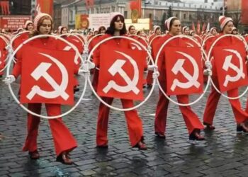 У рф пропонують відродити радянські молодіжні організації для контролю над дітьми