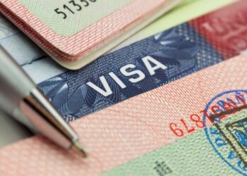 У США пропонують внести зміни до видачі робочих віз H-1B