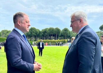 Сибіга і держміністр з європейських справ Ірландії Бірн обговорили посилення санкційного тиску на рф