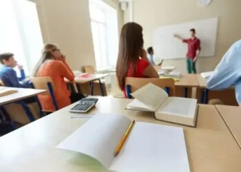 "Пане вчителю" – можна. Освітній омбудсмен пояснила, як правильно звертатися до педагогів