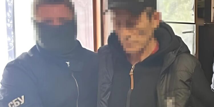 Коригував удари рф по півночі України. СБУ затримала "крота" в Силах оборони