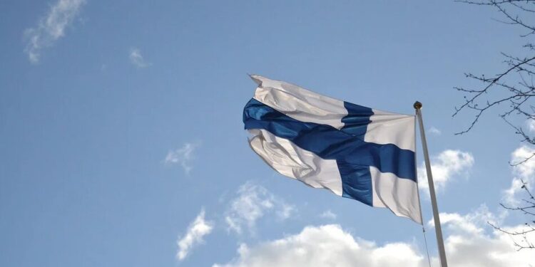 Дрон, що впав на льоду озера у Фінляндії, є українським – ЗМІ