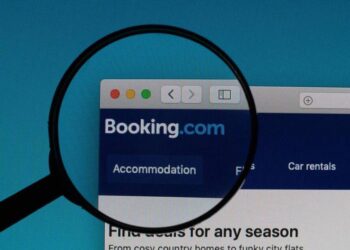 Італія почала розслідування проти Booking через рейтинг готелів