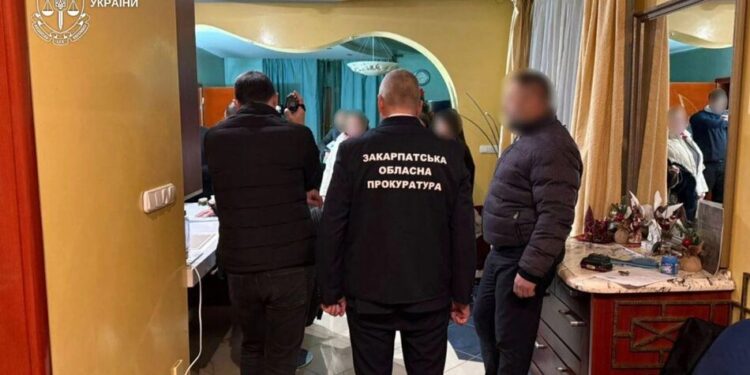 Приховав нерухомість, готівку та борги на майже 14 мільйонів гривень – справу ужгородського депутата передали до суду