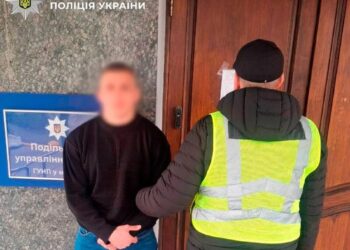 Розлив рідину із різким запахом під час ЛГБТ-кінофестивалю: на 24-річного киянина склали протокол за дрібне хуліганство