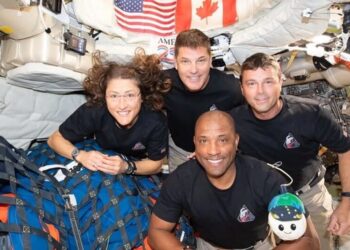 Капсула Orion здійснила ідеальне приводнення, екіпаж у відмінному стані – NASA