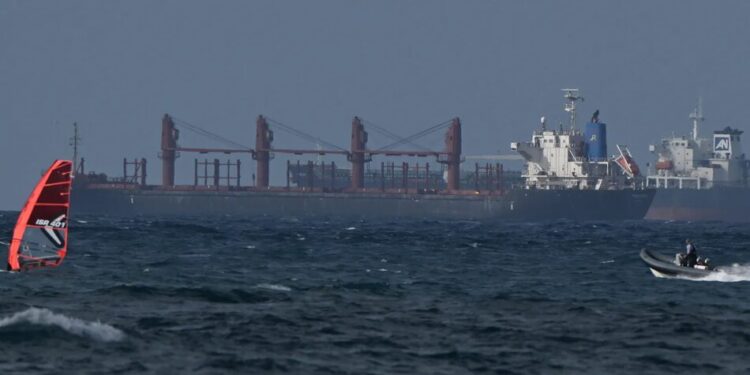 ЄС розглядає санкції проти ізраїльтян через контрабанду краденого рф українського зерна – ЗМІ