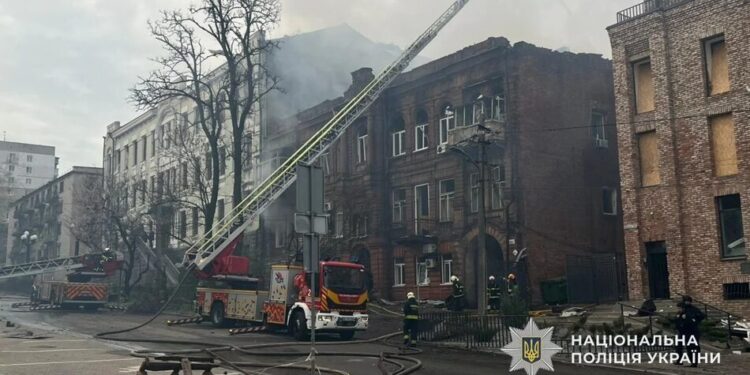 Кількість загиблих через російську атаку у Дніпрі зросла до п'яти