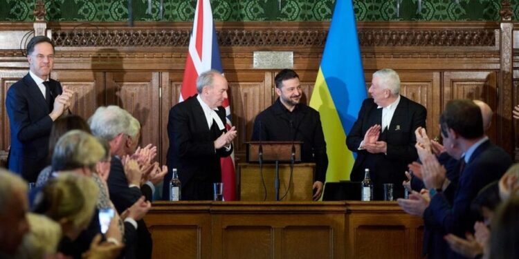 Зеленський у березні провів 23 міжнародні зустрічі й 15 телефонних розмов із лідерами країн