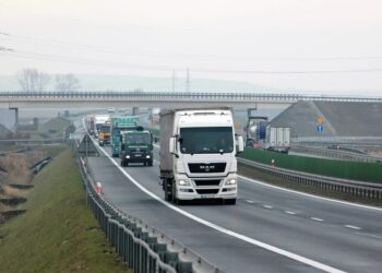 В Україні скоротилися обсяги пасажирських та вантажних перевезень – Держстат