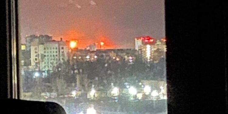 Дрони атакували Кстовський НПЗ – десятки вибухів і масштабна пожежа на одному з найбільших заводів рф