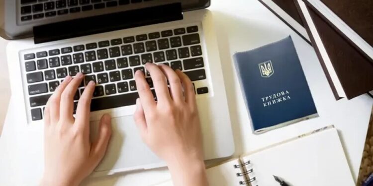 Рада дозволила підтверджувати стаж для пенсії без трудової книжки