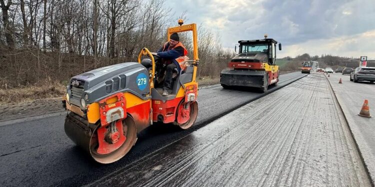 Рух на трасі Київ-Чоп обмежать до серпня через ремонт