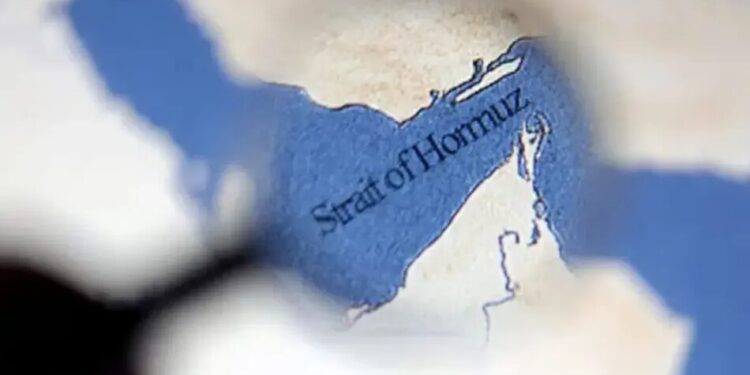 Закриття Іраном Ормузької протоки 18 квітня – щонайменше, два кораблі були обстріляні