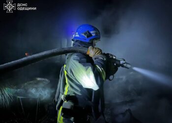 росія вночі вдарила по порту на Одещині