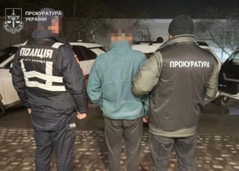 На Хмельниччині чоловіка підозрюють у сексуальному насильстві над 11-річною падчеркою