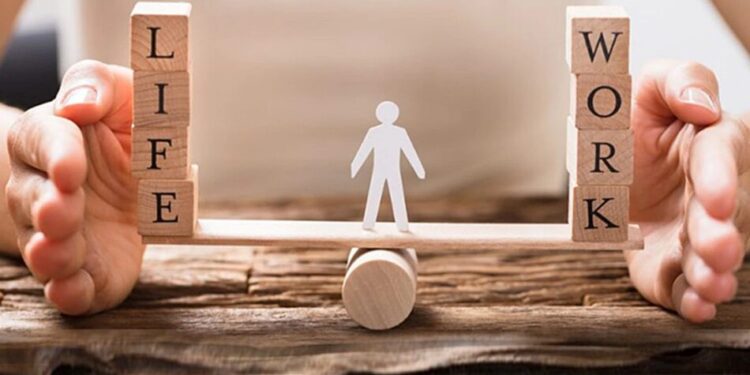 Вигорання у жінок – що підсилює ризики і як втримати баланс між роботою та життям