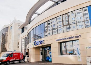 Справу про медичну недбалість у клініці Odrex знову гальмують: адвокат обвинуваченого лікаря заявив відвід судді