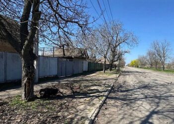 Друга атака рф на Нікополь – БПЛА вдарив по авто, загинув чоловік, поранена жінка