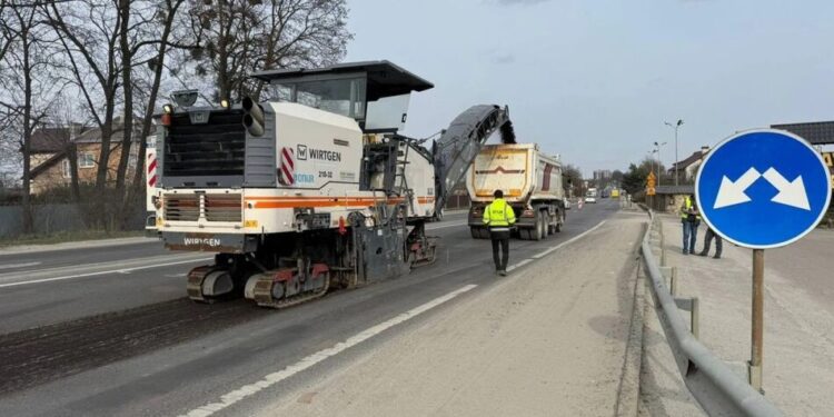 В Україні вже відремонтували 2,7 мільйона квадратних метрів доріг – Свириденко