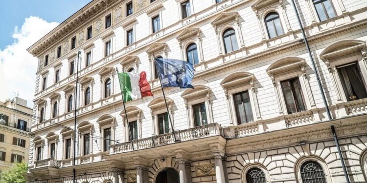 Штаб італійських миротворців у Лівані потрапив під ракетний удар