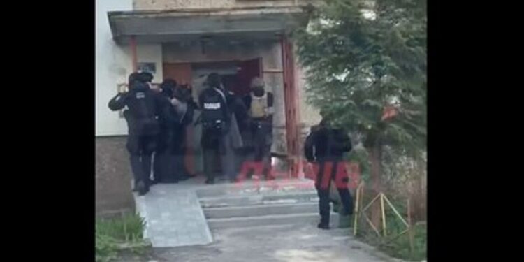 У Львові сталася стрілянина, поліція на місці вдалася до спецоперації – що відомо