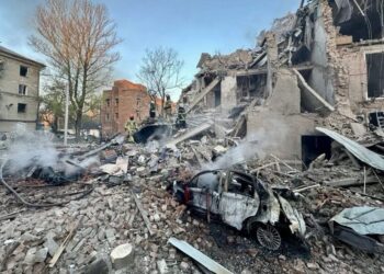 Масована атака росіян на Дніпро: поранено щонайменше 6 людей