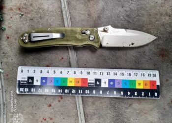 На Буковині чоловік вдарив ножем у шию двох військових ТЦК, його затримано – прокуратура