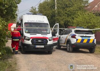 На Закарпатті озброєний чоловік викрав жінку з 3-річною дитиною, а при затриманні відкрив вогонь по правоохоронцях