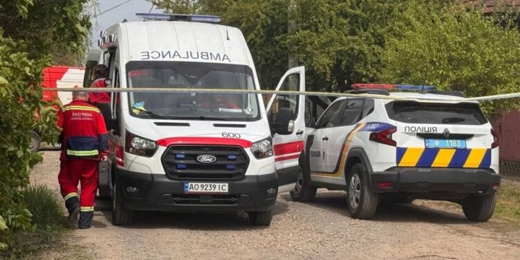 На Закарпатті озброєний чоловік викрав жінку з 3-річною дитиною, а при затриманні відкрив вогонь по правоохоронцях