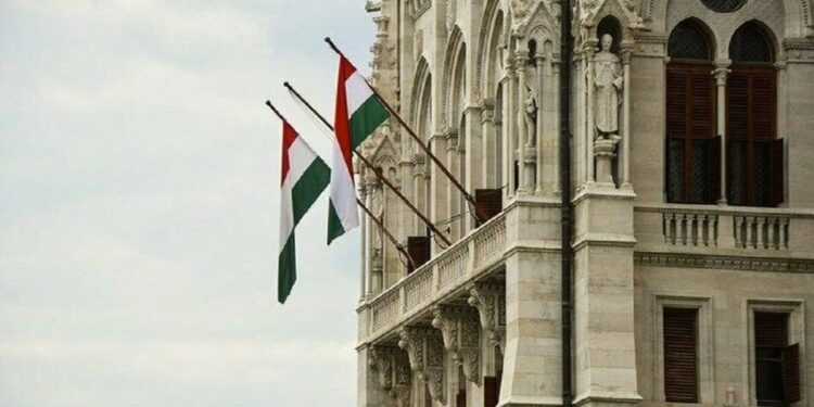 Вибори в Угорщині 12 квітня – явка на дільниці перевищила 54%