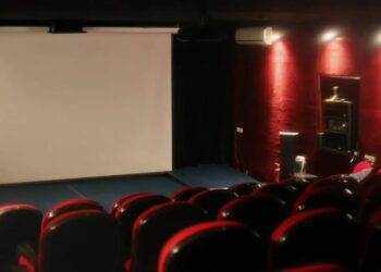 У Києві під час ЛГБТ-кінофестивалю невідомий розлив рідину із різким запахом, поліція розслідує інцидент