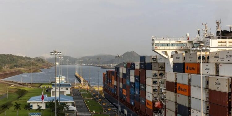 Затор у Панамському каналі змусив судно заплатити 4 млн доларів за пріоритетний прохід