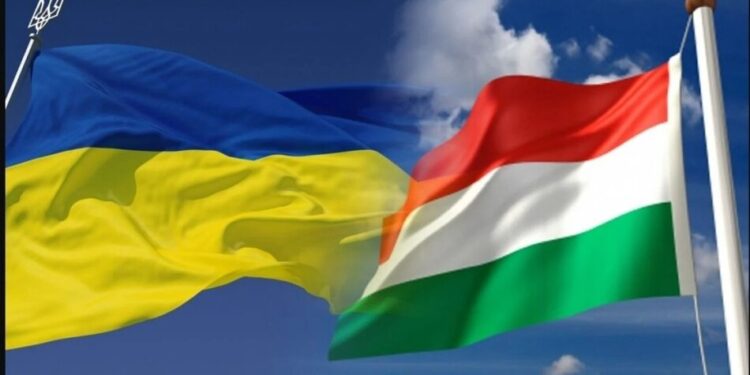 МЗС України запустило "угорське радіо" у відповідь на заяви Будапешта