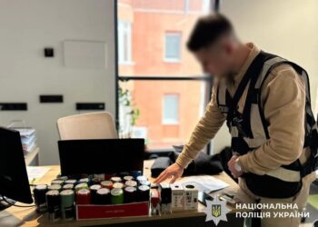 У Києві викрили ботоферму для вимагання "криптоборгів" з українців